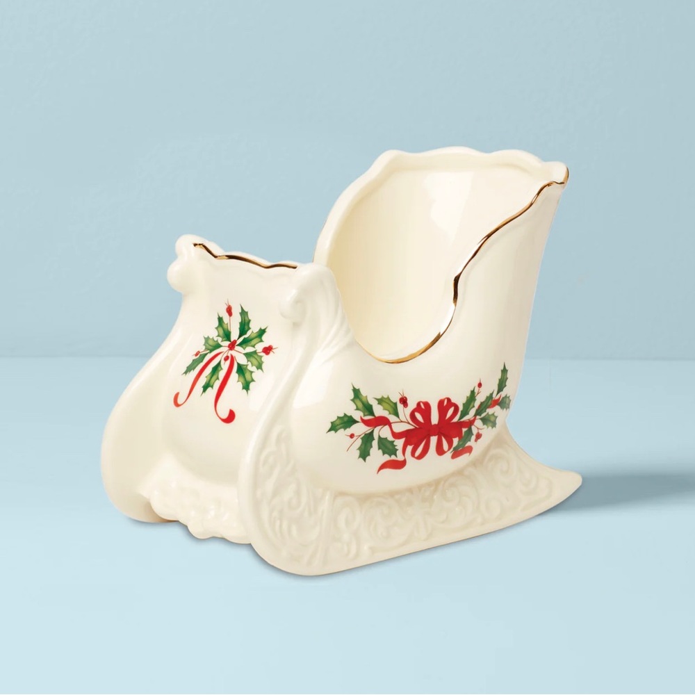 Holiday Sleigh Centerpiece Bowl